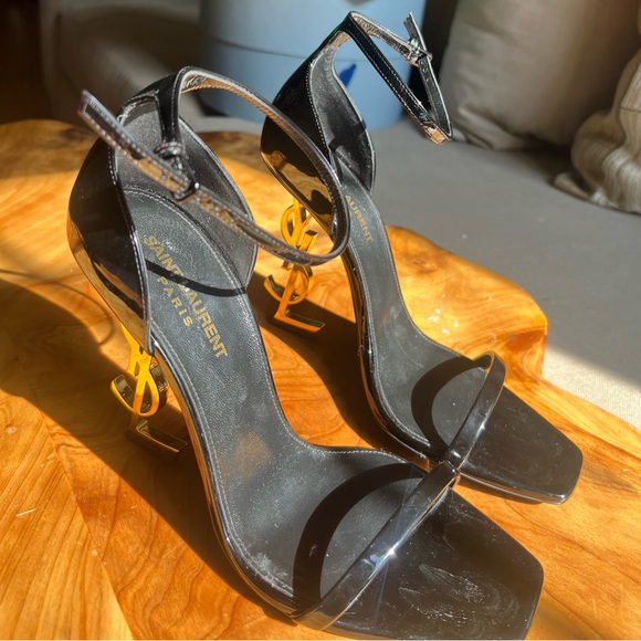 SAINT LAURENT
Opyum embellished patent-leather sandals - Picture 6 of 11